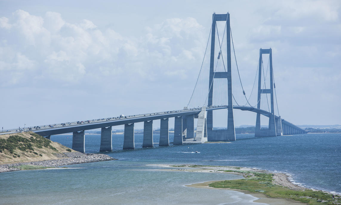 Summer Traffic on the Storebælt Bridge