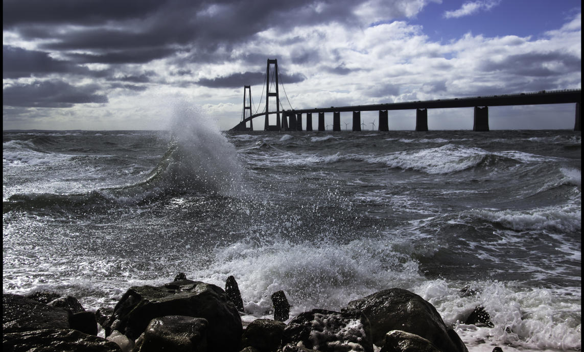 Storm kan lukke Storebæltsbroen